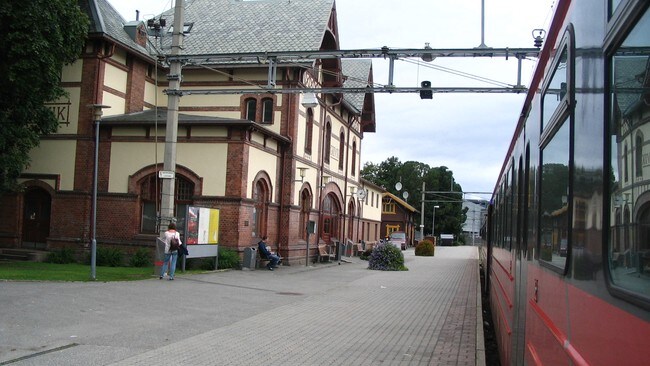 Gjøvik stasjon (Foto: Jorun Vang) Gjøvik stasjon (Foto: Jorun Vang)