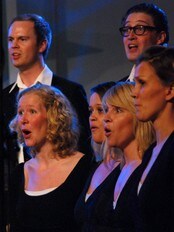 Kammerkoret NOVA i Let the Peoples Sing 2009. (Foto: Sandra Mei Ling Noer/NRK) Kammerkoret NOVA i Let the Peoples Sing 2009. (Foto: Sandra Mei Ling Noer/NRK)
