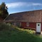 Det er flere hus på eiendommen. Det er flere hus på eiendommen.