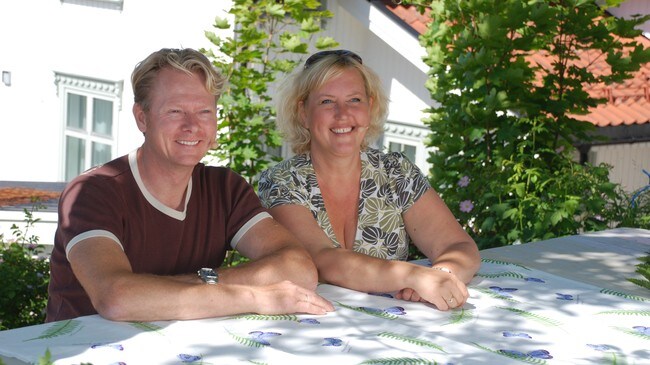 Mette Stensholt Schau og Tom Hvål (NRK) Mette Stensholt Schau og Tom Hvål (NRK)