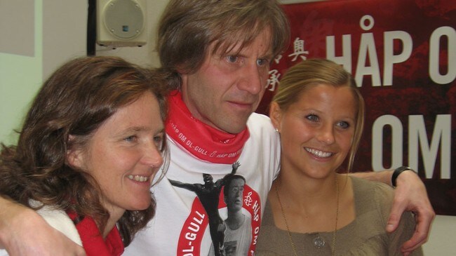 Hege Riise, John Peder Egenæs, Marie Knutsen (Foto: Jenny Nestvold Kanestrøm/NRK)