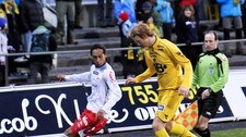 Fredrikstads Santos da Costa Everton og Glimts Per Verner Rønning (Foto: Vanderlook, Anders/SCANPIX) Fredrikstads Santos da Costa Everton og Glimts Per Verner Rønning (Foto: Vanderlook, Anders/SCANPIX)