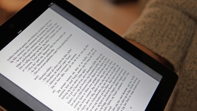 iPad med ebok (Foto: Ana Leticia Sigvartsen/NRK) iPad med ebok (Foto: Ana Leticia Sigvartsen/NRK)