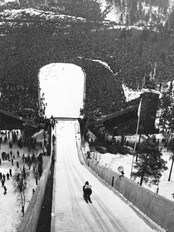 Vinter-OL i Oslo i 1952 (Foto: Aktuell/SCANPIX) Vinter-OL i Oslo i 1952 (Foto: Aktuell/SCANPIX)