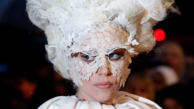 Lady Gaga kunne innkassere tre priser på Brit Awards 2010.