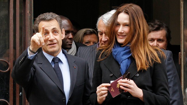 Srakozy Bruni-Sarkozy (Foto: BENOIT TESSIER/Reuters) Srakozy Bruni-Sarkozy (Foto: BENOIT TESSIER/Reuters)
