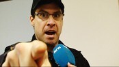 - Gud har røyka marihuana - Komiker Pablo Francisco var ikke imponert over været i Kongeparken under russens landstreff.