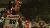 Bardal rasende etter svak hopping - Anders Bardal var rasende og skuffet etter å ha endt på en 9.-plass i dagen hopprenn i Lahti. Her intervjues han av NRKs reporter Jørn Lien.