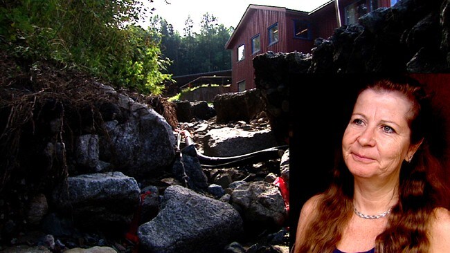Ødelagt vei (Foto: Frode Meskau/NRK) Ødelagt vei (Foto: Frode Meskau/NRK)