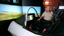 Flysimulator (Foto: Sigurdsøn, Bjørn/SCANPIX) Flysimulator (Foto: Sigurdsøn, Bjørn/SCANPIX)