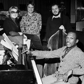 Karin Krog, Espen Rud, Niels-Henning Ørsted Pedersen og Kenny Drew (Foto: Jan Nordby/NRK) Karin Krog, Espen Rud, Niels-Henning Ørsted Pedersen og Kenny Drew (Foto: Jan Nordby/NRK)