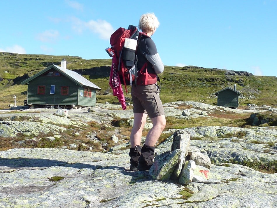 Melands Grønahei ligger nydelig plassert i overgangen mellom nakent grunnfjell og grøntkledt skiferdekke.