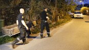 Politiet etterlyser vitner - Et vitne skal ha stukket av fra stedet der en kvinne ble skutt i hodet søndag kveld. En mann er pågrepet og siktet i saken. 