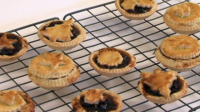 Mince pies (Foto: Fra TV-serien Duften av nybakt) Mince pies (Foto: Fra TV-serien Duften av nybakt)