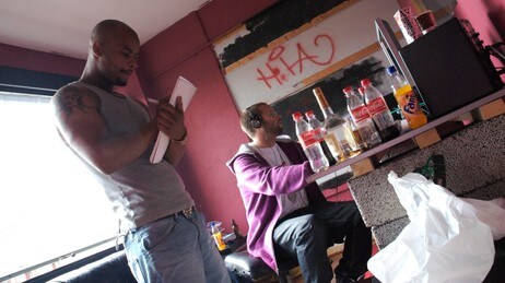 Dannyboy og Scheme i studio (Foto: Sandra Mei Ling Noer/NRK)