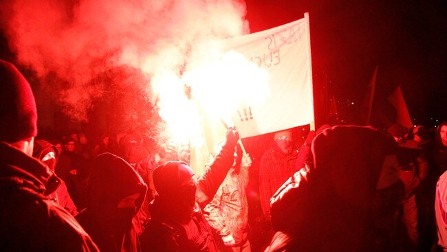Demonstrasjon Wien (Foto: Ronald Zak/Ap)