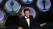 Seth MacFarlane synger "We saw your boobs" - Seth MacFarlane synger "We saw your boobs"