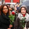 Alle ble oppfordret til å ta med seg en rose til markeringen. Alle ble oppfordret til å ta med seg en rose til markeringen.