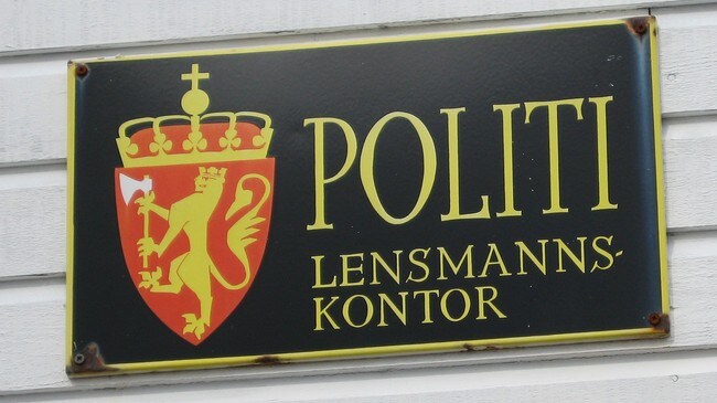 Politi Lensmannskontor (Foto: Marianne Johnsen/NRK) Politi Lensmannskontor (Foto: Marianne Johnsen/NRK)