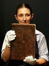 BRITAIN FIRST FOLIO (Foto: KIRSTY WIGGLESWORTH/AP/Scanpix)