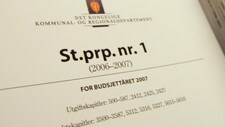Statsbudsjettet 2007 (Foto: Erlend Aas/Scanpix) Statsbudsjettet 2007 (Foto: Erlend Aas/Scanpix)