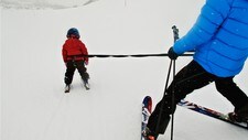 Sele til barn på alpinski (Foto: Jørn H. Moen)