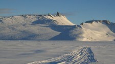 Området rundt Troll-stasjonen. (Foto: Norsk polarinstitutt) Området rundt Troll-stasjonen. (Foto: Norsk polarinstitutt)