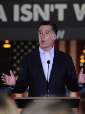 Mitt Romney på National Gypsum Company i Tampa (Foto: EMMANUEL DUNAND/Afp) Mitt Romney på National Gypsum Company i Tampa (Foto: EMMANUEL DUNAND/Afp)