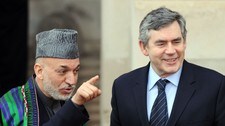 Gordon Brown (t.h.) og Hamid Karzai ved opninga av Afghanistan-konferansen i London (Foto: Adrian Dennis/Scanpix/AFP) Gordon Brown (t.h.) og Hamid Karzai ved opninga av Afghanistan-konferansen i London (Foto: Adrian Dennis/Scanpix/AFP)