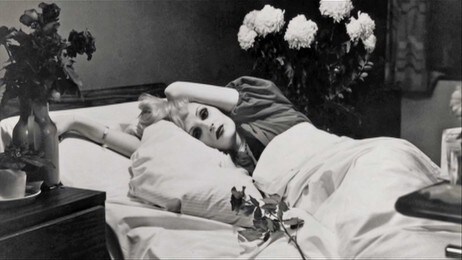 Candy Darling på dødsleiet (Foto: Peter Hujar/faksimile Nasjonalgalleriet/NRK) Candy Darling på dødsleiet (Foto: Peter Hujar/faksimile Nasjonalgalleriet/NRK)