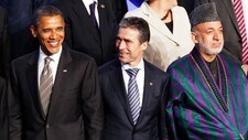 President Barack Obama, NATOs generalsekretær Anders Fogh Rasmussen og president Hamid Karzai (Foto: JIM YOUNG/Reuters) President Barack Obama, NATOs generalsekretær Anders Fogh Rasmussen og president Hamid Karzai (Foto: JIM YOUNG/Reuters)