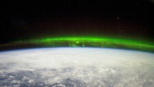 Nordlys sett frå den internasjonale romstasjonen (Foto: NASA)