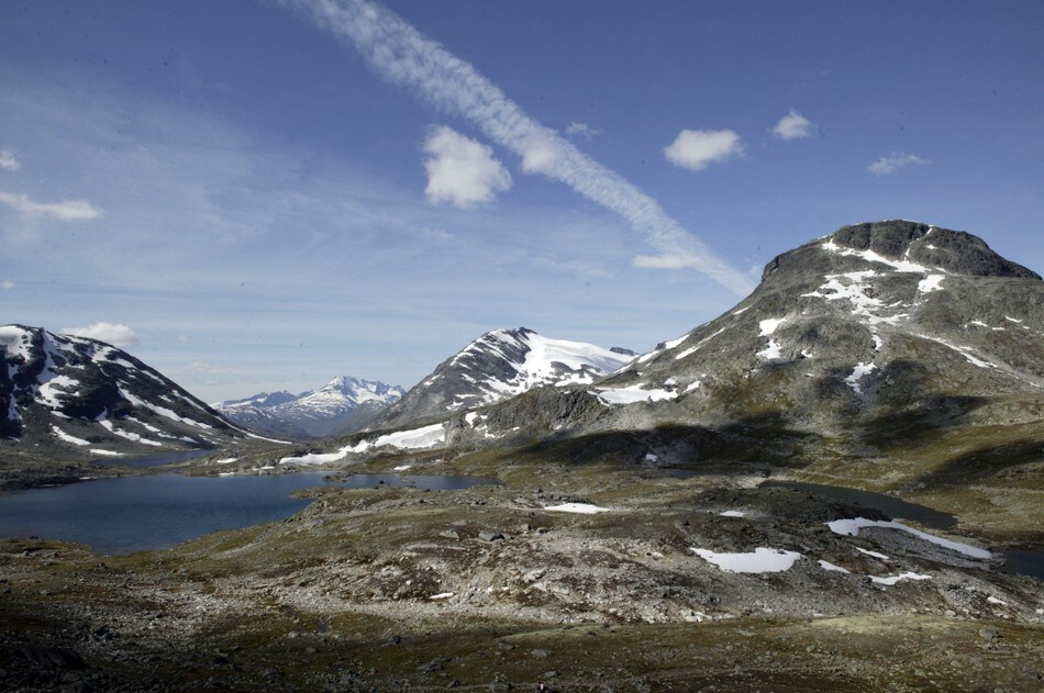 Hurrungane i bakgrunnen