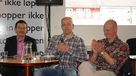 Shaun Tan, Morten Harper og Stian Hole (Foto: Lina Undrum Mariussen, Norsk barnebokinstitutt) Shaun Tan, Morten Harper og Stian Hole (Foto: Lina Undrum Mariussen, Norsk barnebokinstitutt)