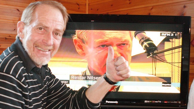 Arnold Stormo får digital-tv (Foto: Henrik Byremo) Arnold Stormo får digital-tv (Foto: Henrik Byremo)