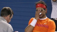Rafael Nadal skadet (Foto: Mark Baker/Scanpix/AP)