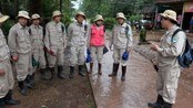 Minerydding i Vietnam - Erik Thorstvedt følger et mineryddingsteam fra Norsk folkehjelp på jobben i Vietnam