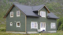 Eitt av to skrøpelege hus i Botnane (Foto: Advokatene Høivik og Nybø) Eitt av to skrøpelege hus i Botnane (Foto: Advokatene Høivik og Nybø)