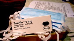 Tamiflu og munnbind (Foto:Yngve Tørrestad/NRK)