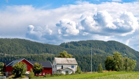 Landskap mellom Sandmoen og Skjøla (Foto: Per Ole Hagen) Landskap mellom Sandmoen og Skjøla (Foto: Per Ole Hagen)