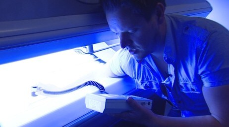 FBI testar strålingsstyrken. FBI testar strålingsstyrken.