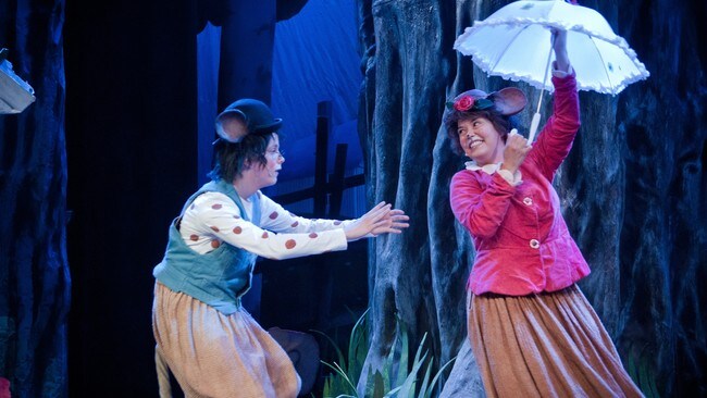Dyrene i Hakkebakkeskogen (Foto: Håkon Hoseth/Christiania teater) Dyrene i Hakkebakkeskogen (Foto: Håkon Hoseth/Christiania teater)