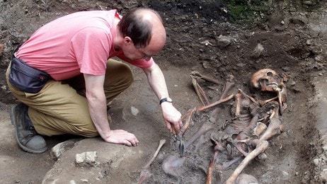 Utgravninger i York, England av det som hevdes å være gladiatorer. (Foto: Channel 4) Utgravninger i York, England av det som hevdes å være gladiatorer. (Foto: Channel 4)
