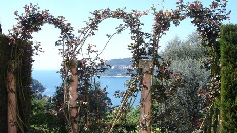 Fra parken i Villa Rotschild på Cap Ferrat. (Foto: Nina Skurtveit/NRK) Fra parken i Villa Rotschild på Cap Ferrat. (Foto: Nina Skurtveit/NRK)