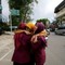 Innbyggere i Banda-Aceh reagerer etter at det ble sendt ut tsunamivarsel. Innbyggere i Banda-Aceh reagerer etter at det ble sendt ut tsunamivarsel.
