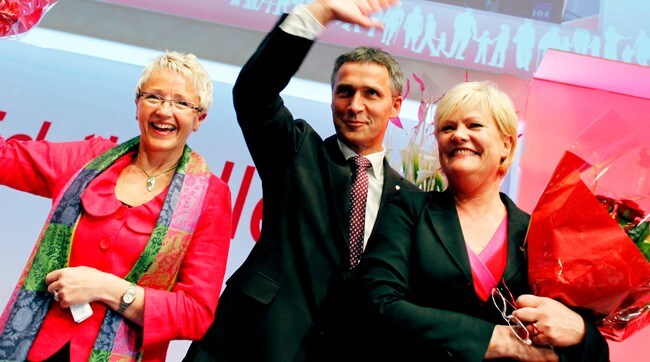 Liv Signe Navarsete, Jens Stoltenberg og Kristin Halvorsen (Foto: Johannessen, Sara/SCANPIX) Liv Signe Navarsete, Jens Stoltenberg og Kristin Halvorsen (Foto: Johannessen, Sara/SCANPIX)