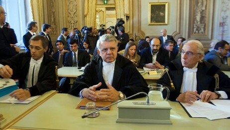 Silvio Berlusconis advokater i retten i Roma (Foto: Anrew Medichini/Scanpix/AP) Silvio Berlusconis advokater i retten i Roma (Foto: Anrew Medichini/Scanpix/AP)