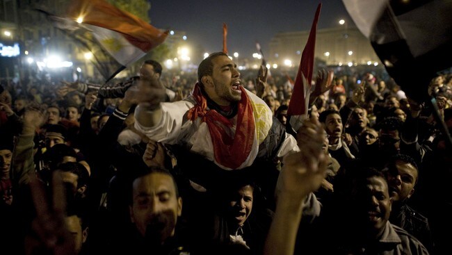 Egyptere feirer Mubaraks fall (Foto: PEDRO UGARTE/Afp) Egyptere feirer Mubaraks fall (Foto: PEDRO UGARTE/Afp)