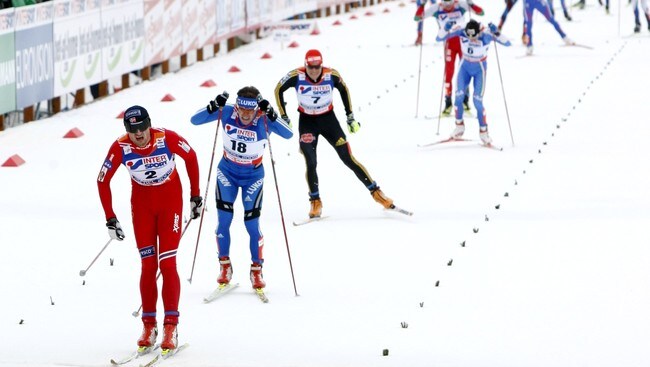 En sliten Petter Northug spurtet inn til sitt tredje VM-gull da han vant femmila i Liberec søndag.  (Foto: Åserud, Lise/SCANPIX)