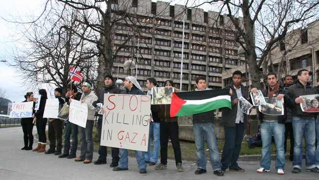Palestinademonstrasjon Ålesund (Foto: Terje Reite/NRK)